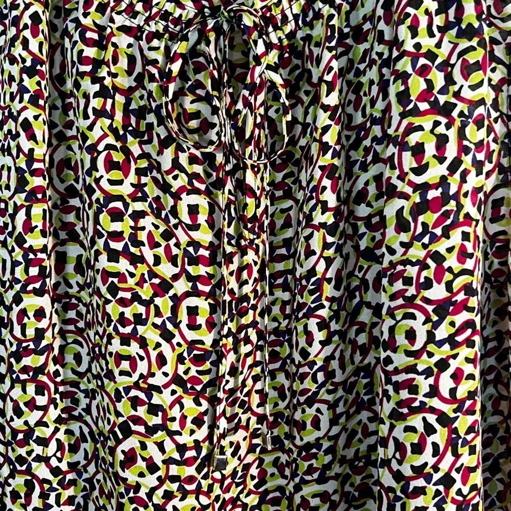 Sleeveless Printed Tie-Neck Women’s Top in Multi-Color - Picture 4 of 6